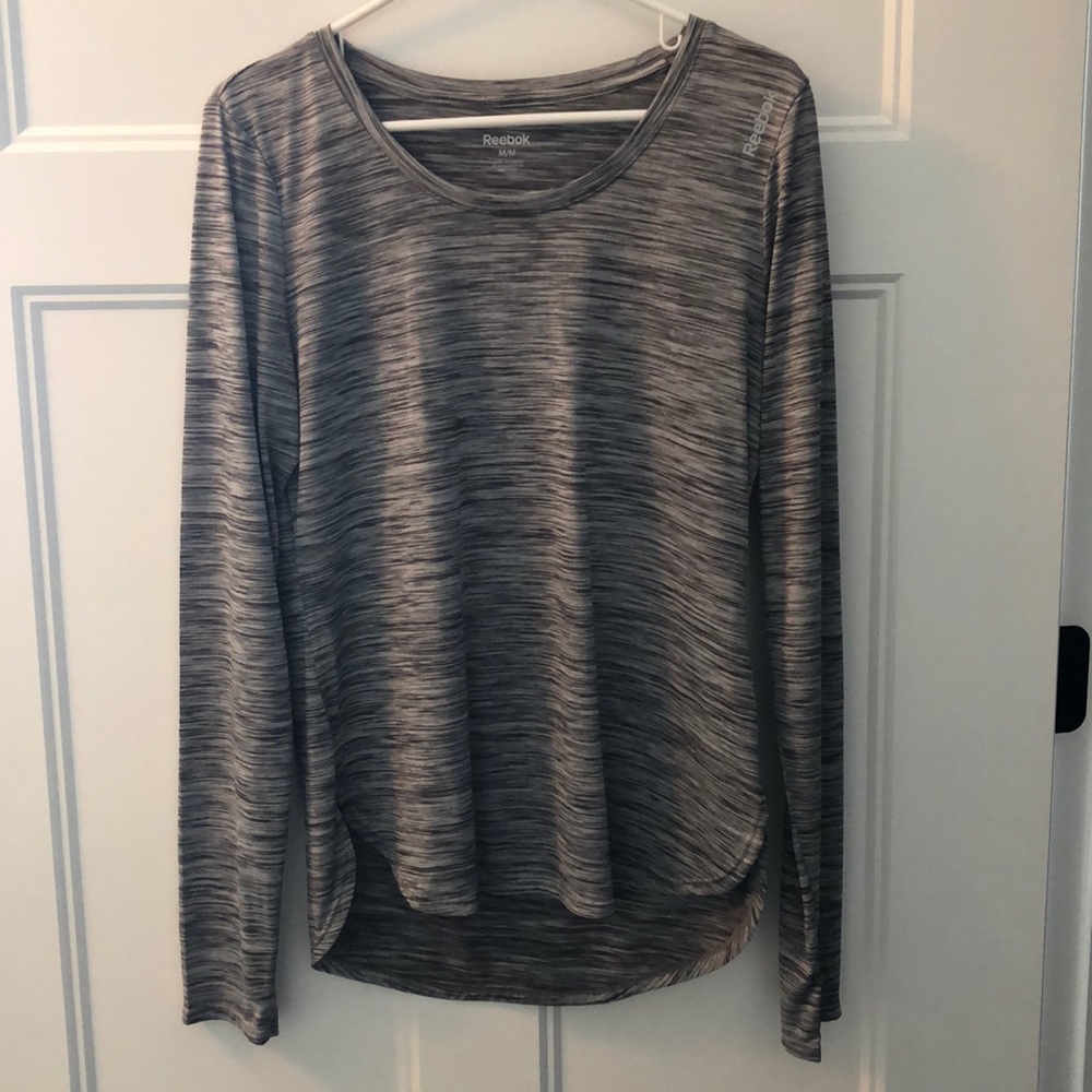 Long sleeved athletic shirt